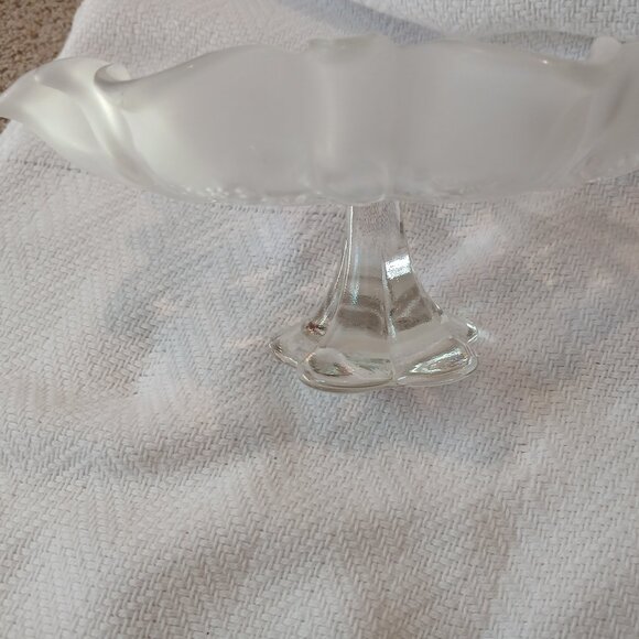 MIKASA Christmas Story Plate Footed Bon Bon 9 3/4" made in Germany - Picture 3 of 5